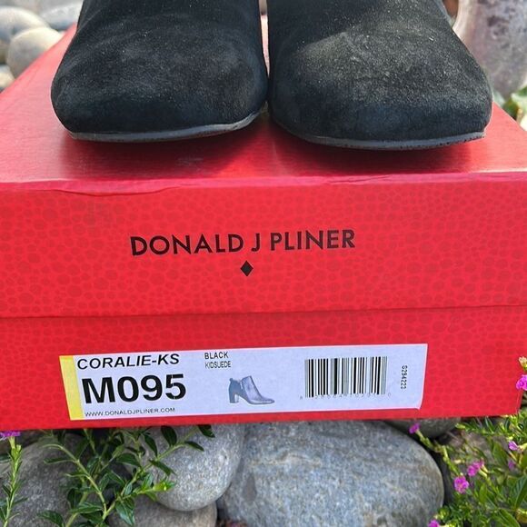 DONALD J PLINER, CORALIE BOOTIE Size 9.5 - Picture 9 of 10